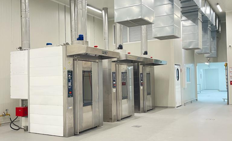 Nueva planta de producción La Miguería en Medellín, Antioquia. Hornos industriales de acero inoxidable y sistemas de ventilación. Diseño y construcción Dinpro.