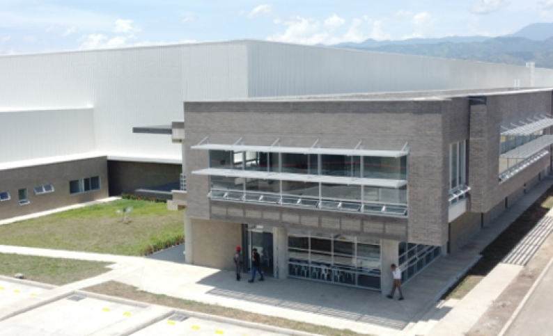 Planta de ensamble de motos UMA en Pereira, Risaralda. Servicios de diseño de ingeniería y consultoría Dinpro.