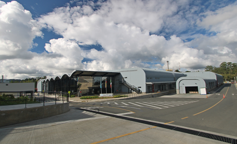 Planta de producción de empaques corrugados Smurfit Kappa en Guarne, Antioquia. Servicios de ingeniería y construcción Dinpro.