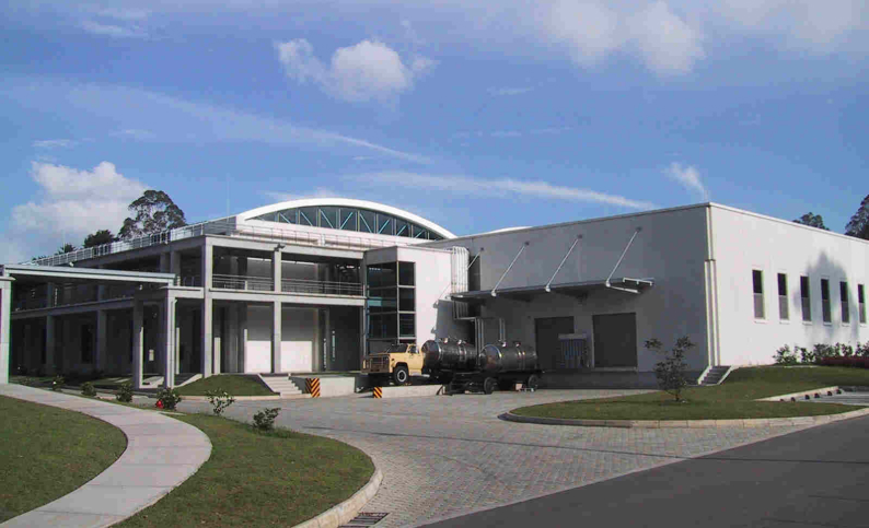 Planta de Compañía Nacional de Chocolates Nutresa en Rionegro Antioquia, con servicios de arquitectura, construcción e ingeniería por Dinpro.